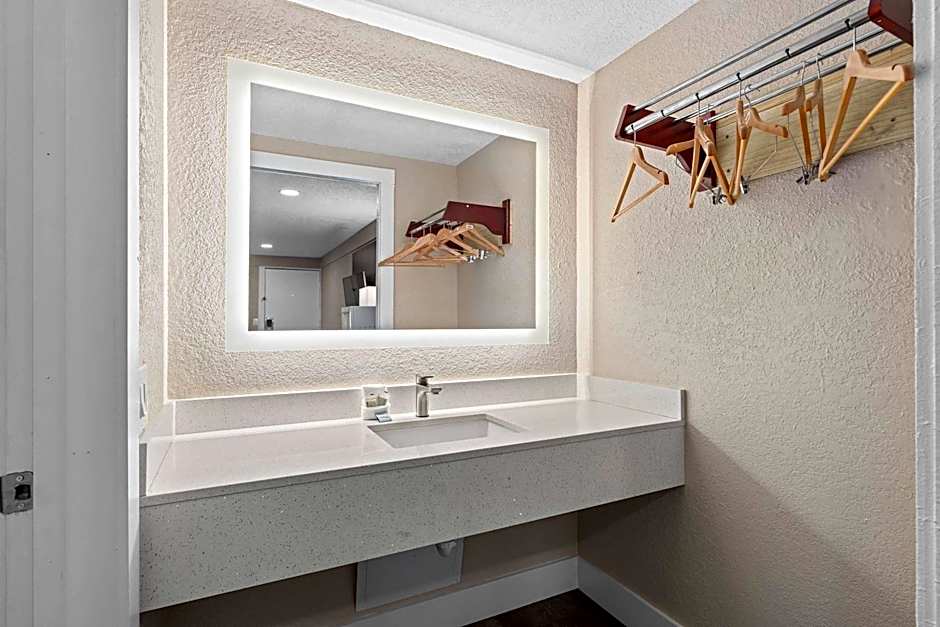 Super 8 by Wyndham Kissimmee-Orlando