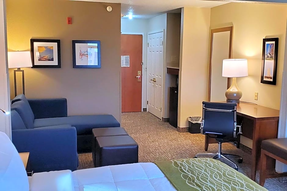 Comfort Inn & Suites Decatur-Forsyth