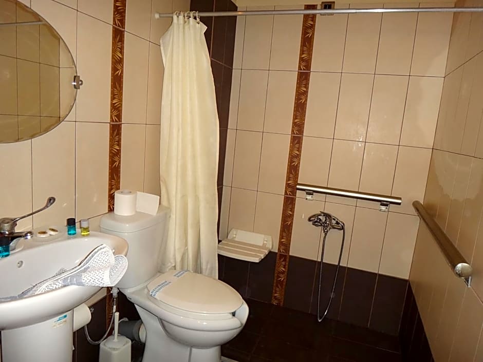 9 Queens Spa Hotel