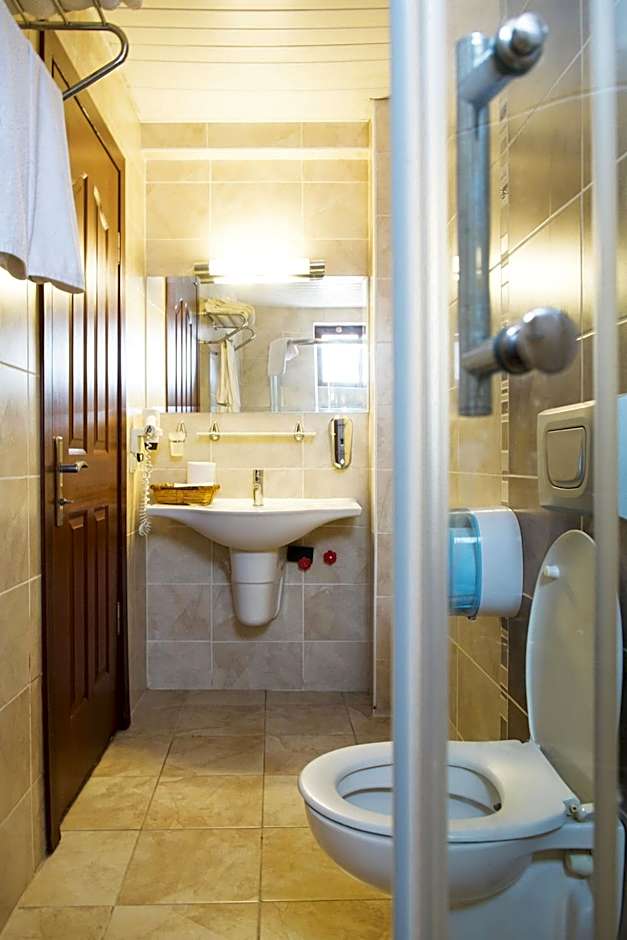 Cicerone Lodge Hotel