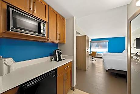 Standard Queen Room with Two Queen Beds