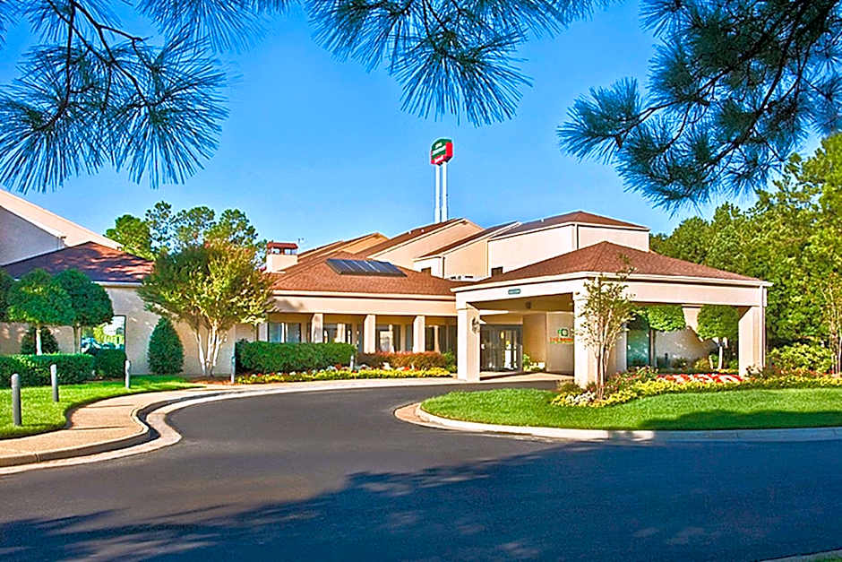 Courtyard by Marriott Hampton Coliseum Central