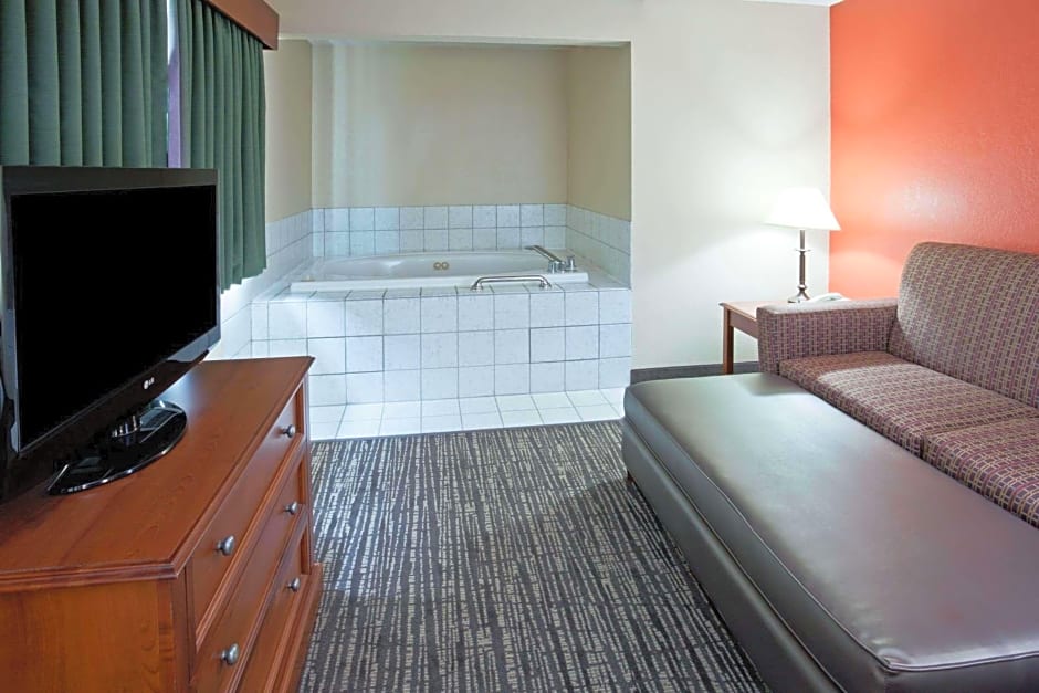 AmericInn by Wyndham Alexandria