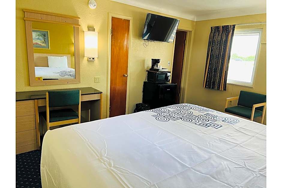 Budget Inn By OYO Toledo Perrysburg I-280