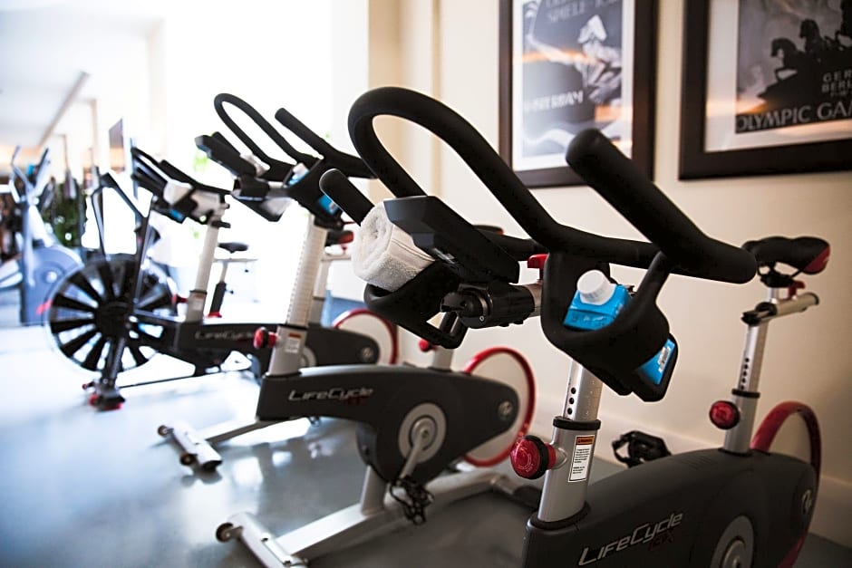 Four Seasons Hotel Riyadh at Kingdom Centre