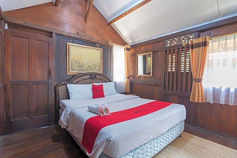 RedDoorz near Farmhouse Lembang