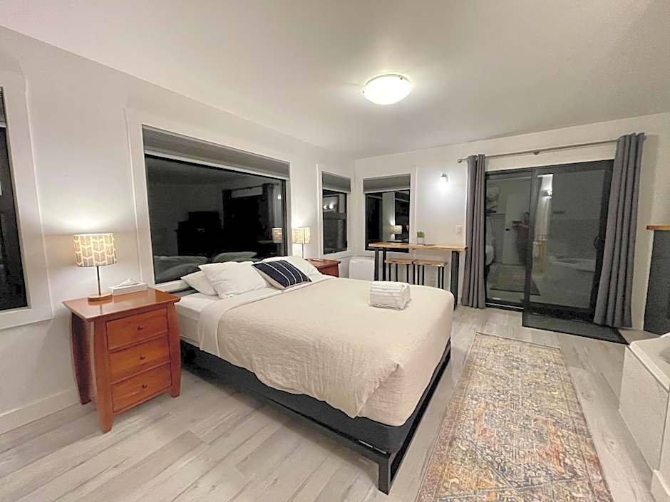 Private Room On Waterfront Property With Hot Tub & Firepit - Sea Esta