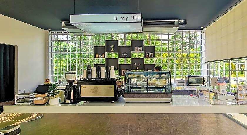 It my life cafe x camp
