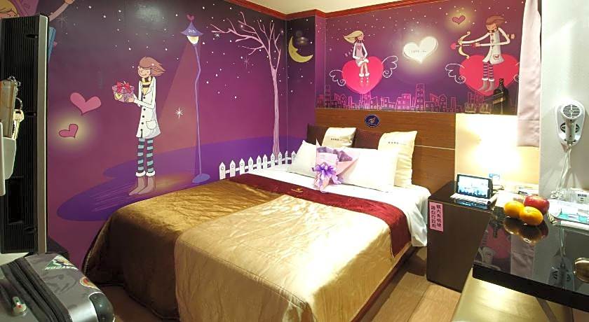 Golden Swallow Hotel