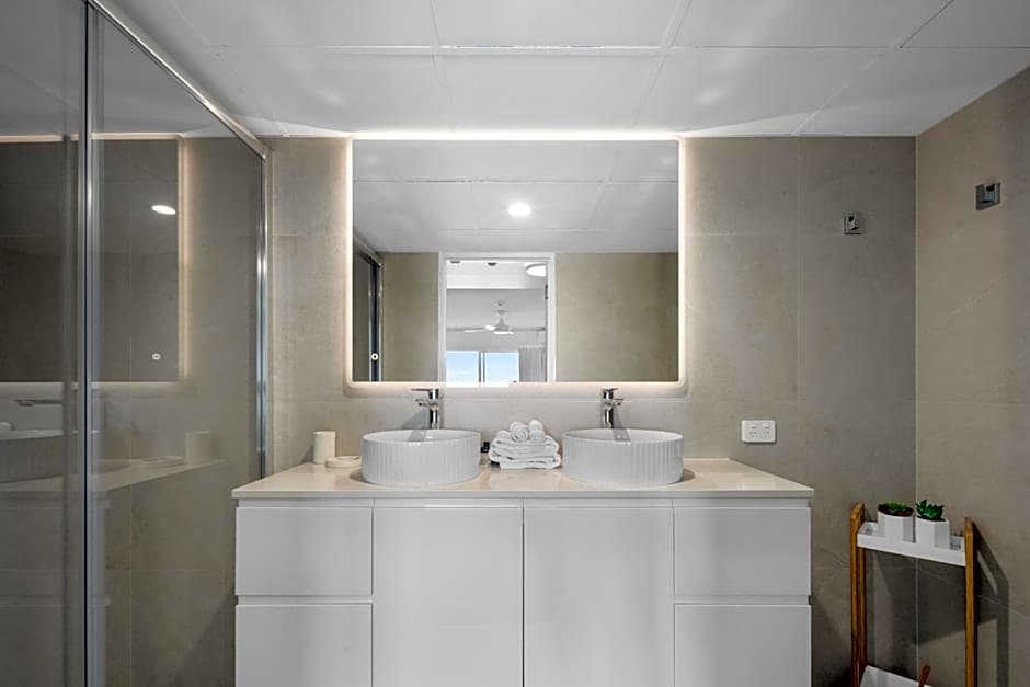 Pacific Plaza Apartments