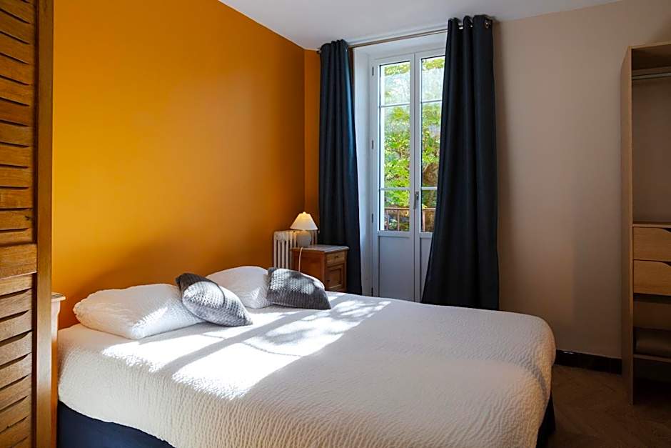 Logis Hôtel Restaurant Le Louvre