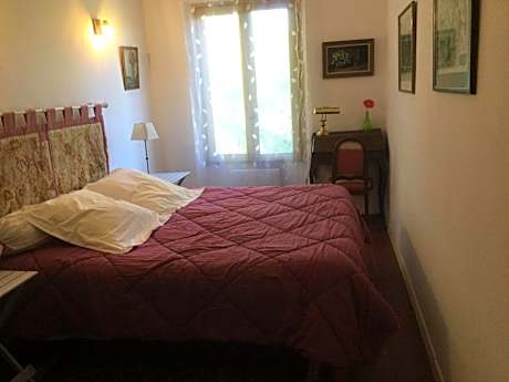 Apartment with Garden View