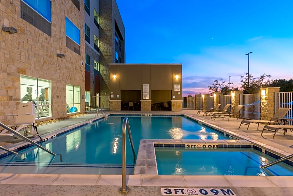 Holiday Inn Express & Suites San Marcos South