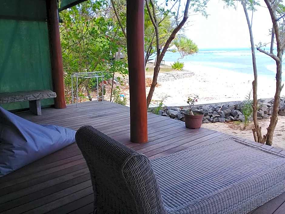 Castaway Surf Retreat