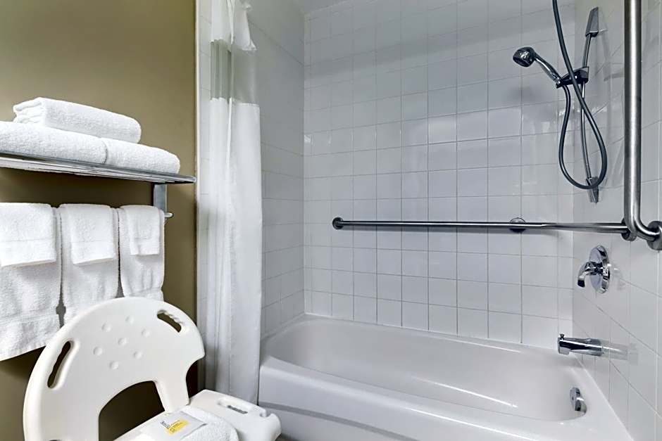 Days Inn by Wyndham Orillia