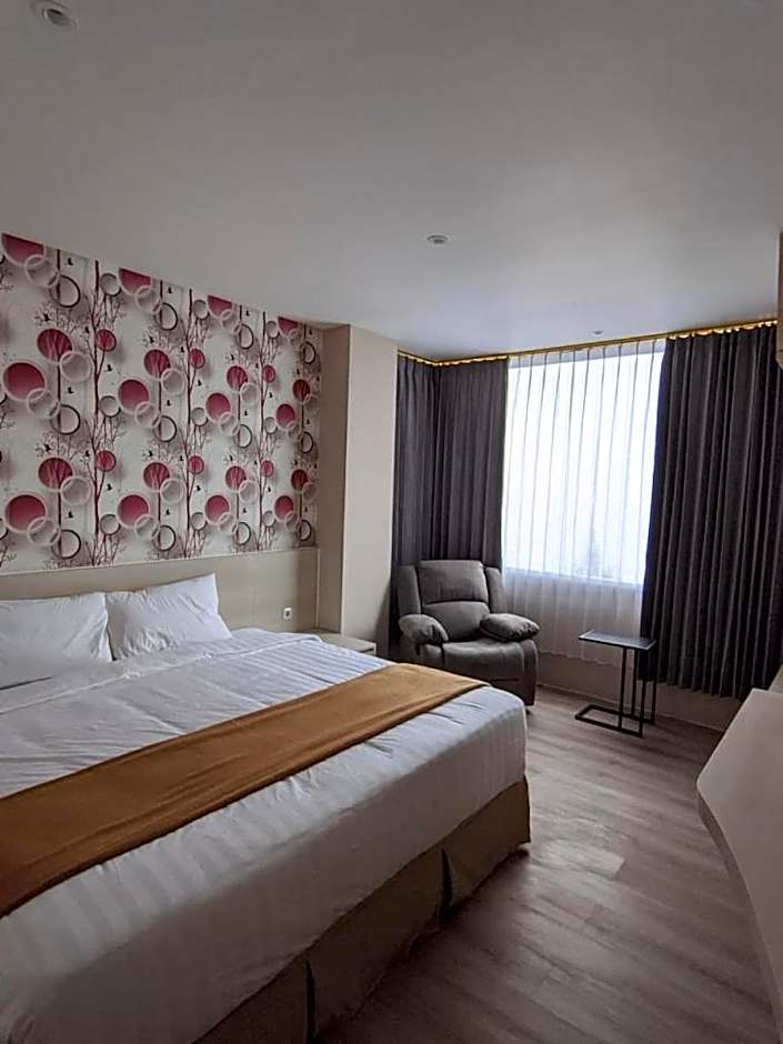 Photo 1 of 7 of Suite, Mountain View