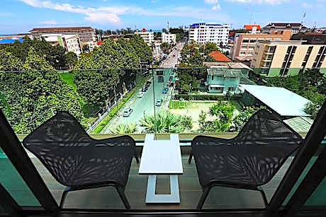 Standard Room King Bed