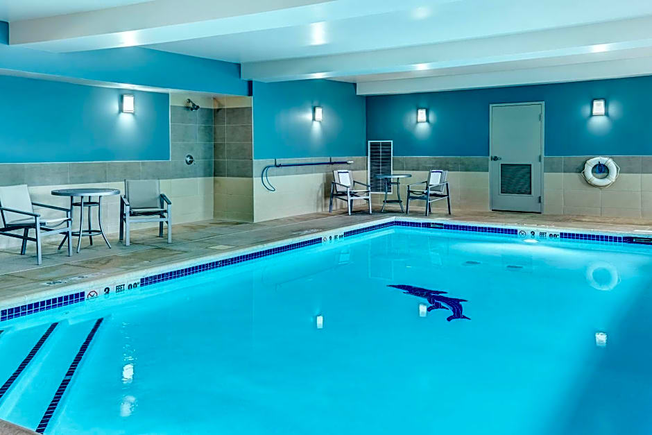 Holiday Inn Express Woodbridge By IHG