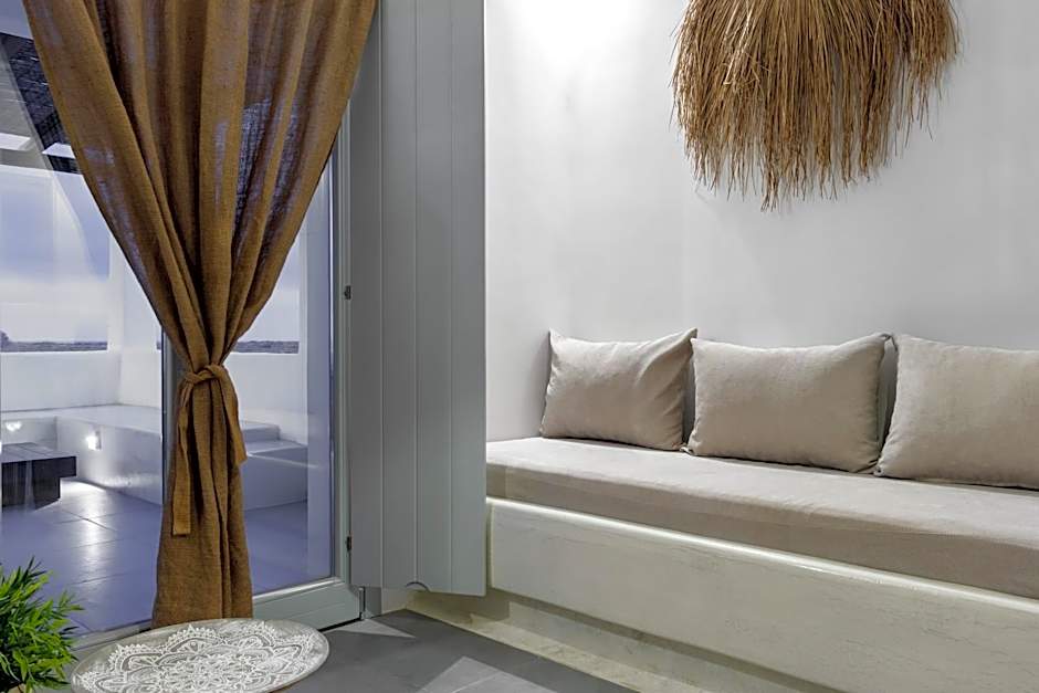 Bianco Diverso Suites