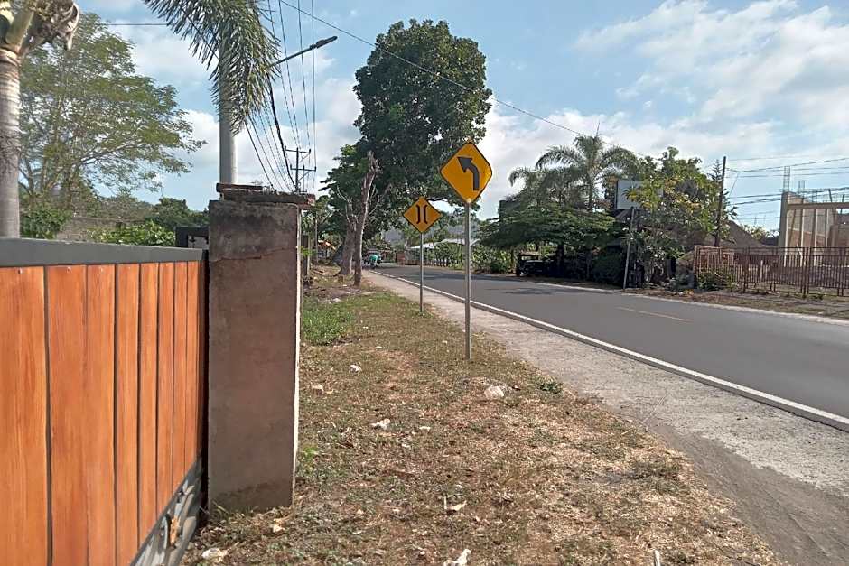 OYO Life 93015 Kos Anto