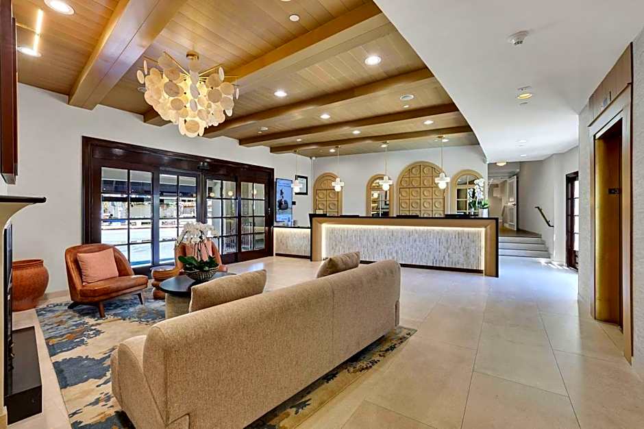 Best Western Plus Sunset Plaza Hotel