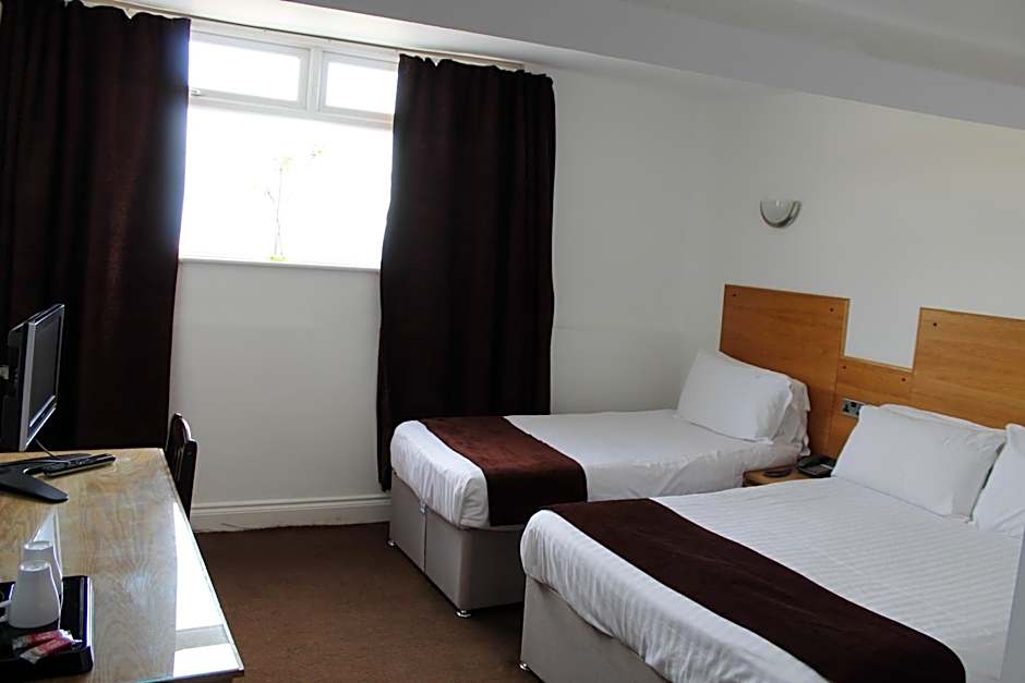 Four Saints Brig Y Don Hotel