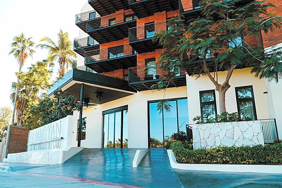 Flamboyan Hotel & Residences