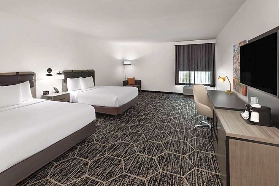 La Quinta Inn & Suites by Wyndham Austin Parmer/Tech Ridge