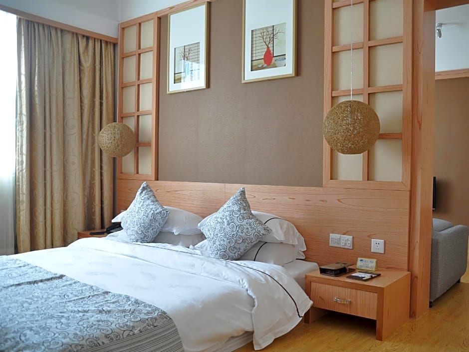 Photo 1 of 2 of Tatami King Bed