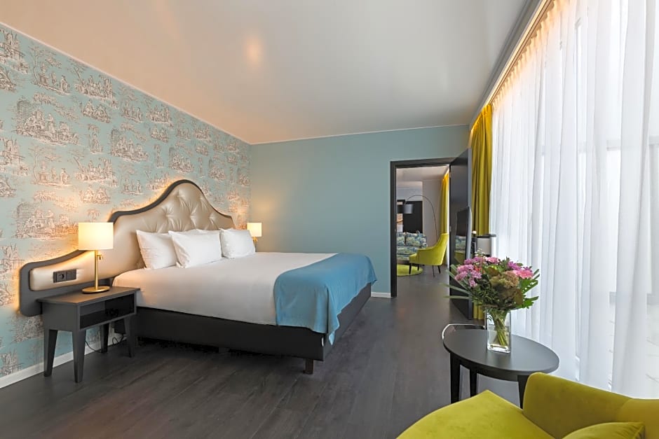 Photo 1 of 4 of Suite