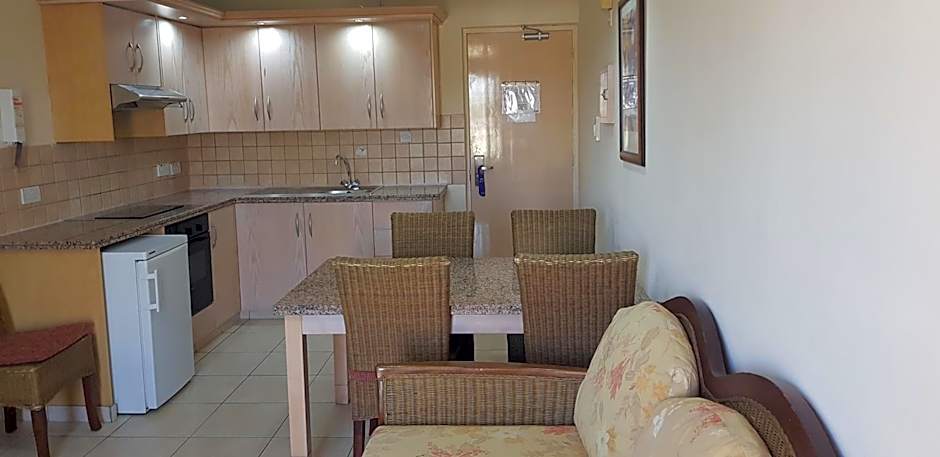 Senator Hotel Apartments