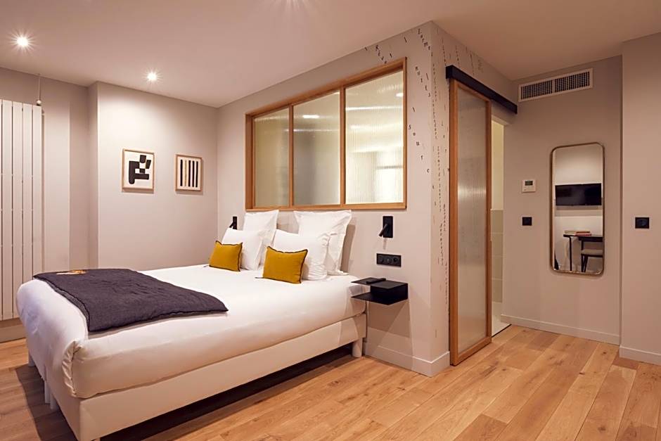 Tinah Paris, Champs Elysées