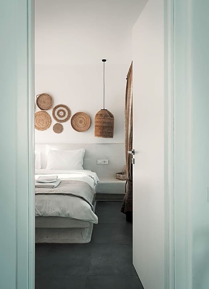 Bianco Diverso Suites