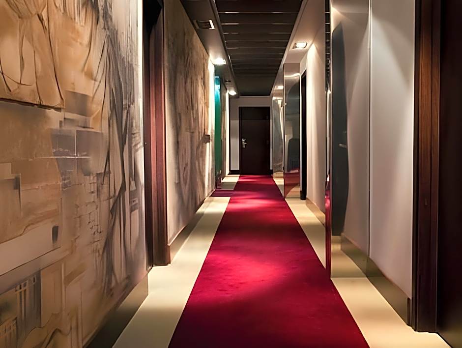 Cosmopolit Premier Art-Hotel