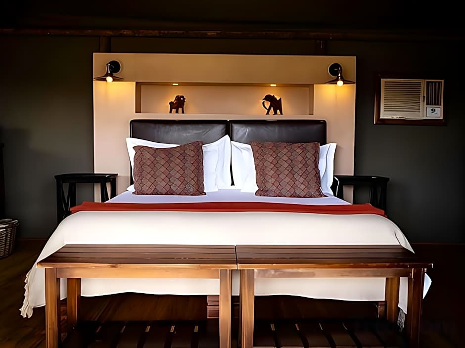 Buffelsdrift Game Lodge and Hotel