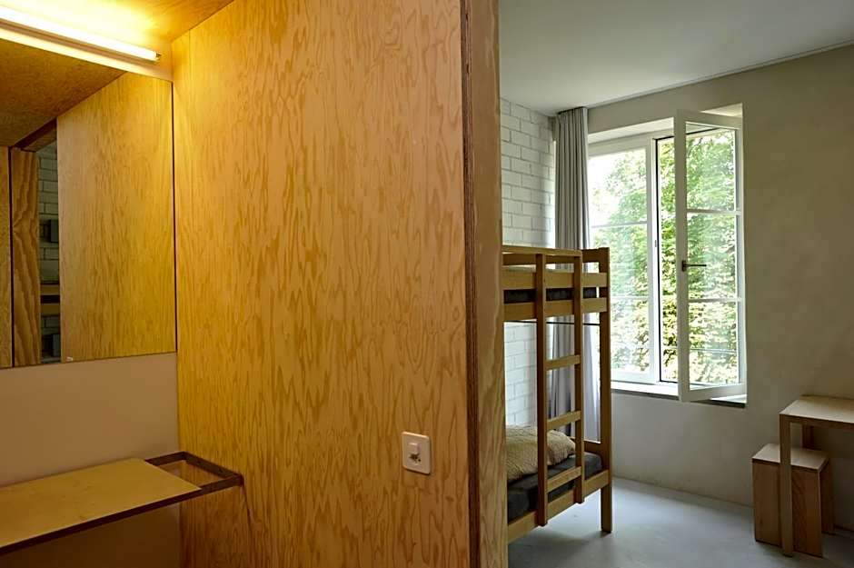 Zdjęcie 1 z 4 — Quadruple Room with Shared Bathroom