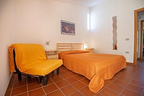 Apartment with Pool View