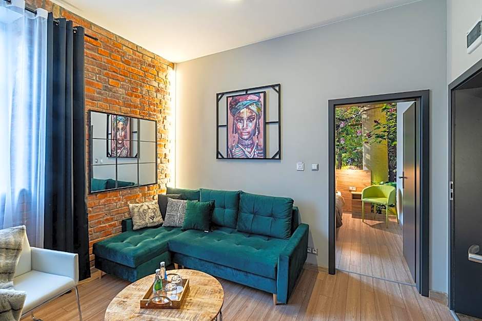 Art & Garden Residence