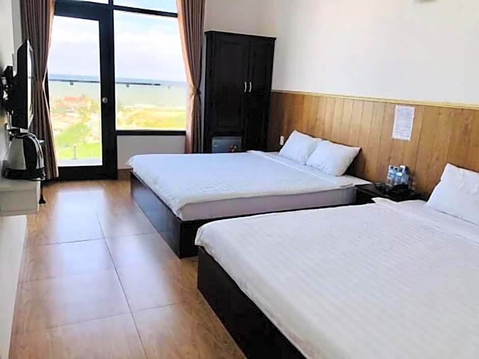 MOON HOTEL