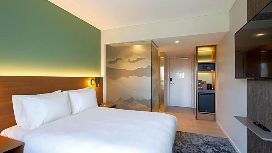 Holiday Inn Express And Suites Queenstown By IHG
