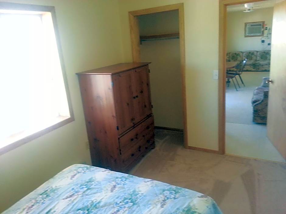 Badlands Hotel & Campground