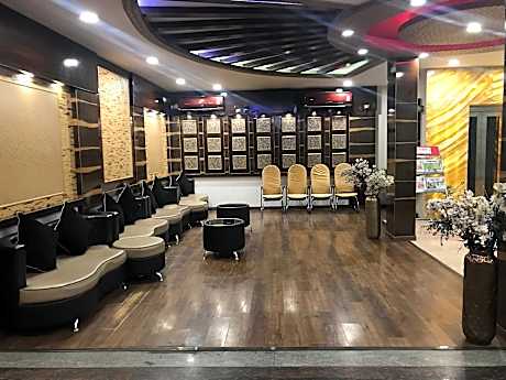 Hotel Minakshi International