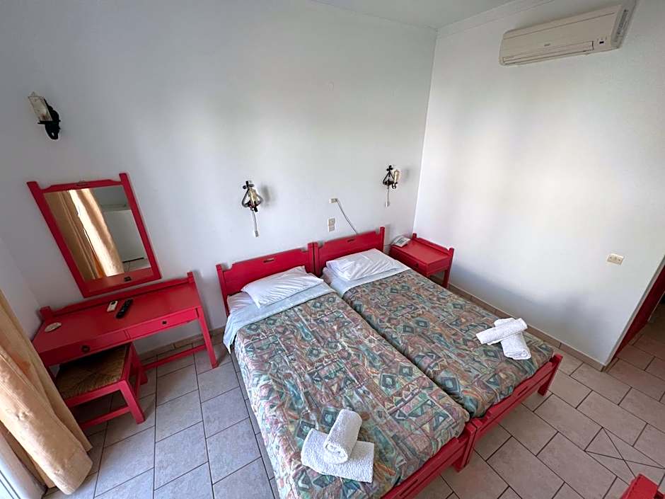 Asterias Hotel - Seafront