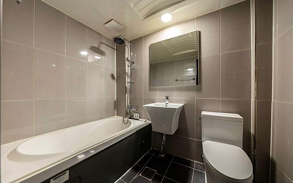 Cheonan Hotel Check-in