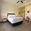 Commercial Zone Studios, Pool, BBQ and Beach 7 Blocks