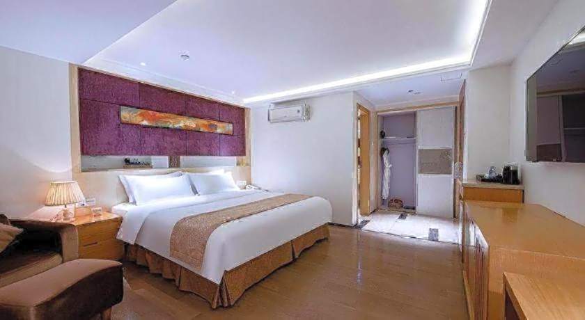 Zhongshan Louis Hotel
