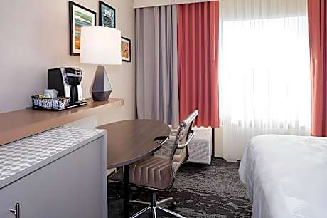Standard King Room with Roll-in Shower - Mobility Accessible