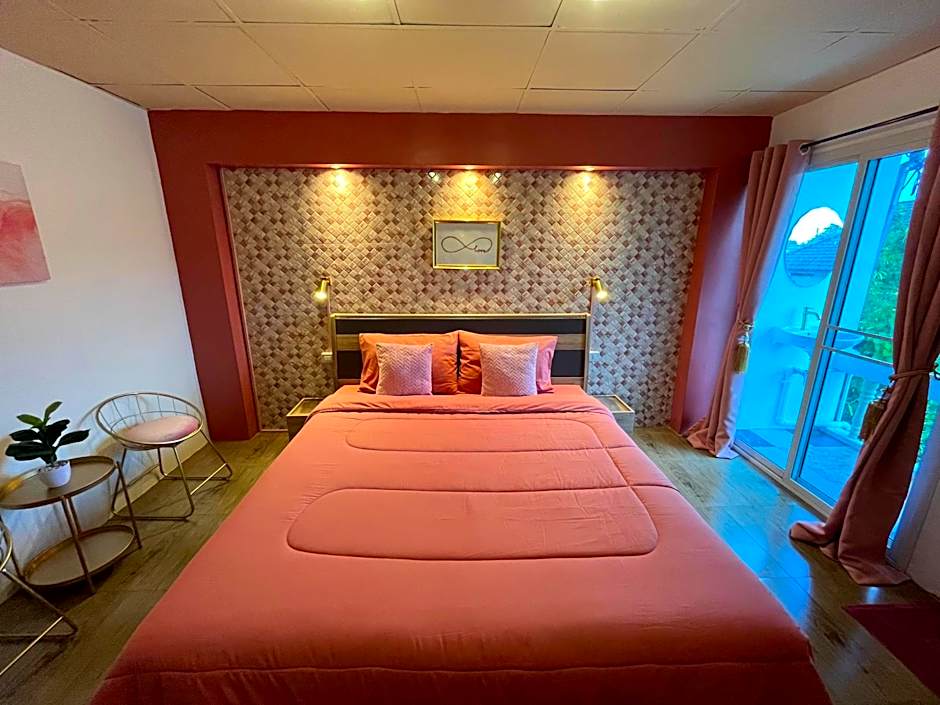 Dawnthaya Ayutthaya Art House บ้านดอนธยๅ อยุธยา