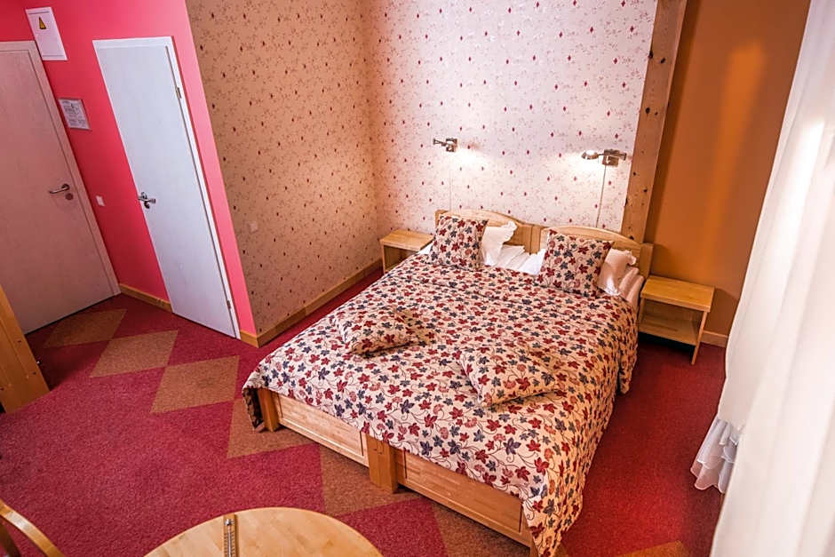 Abzali Hotel and Restaurant with self check-in