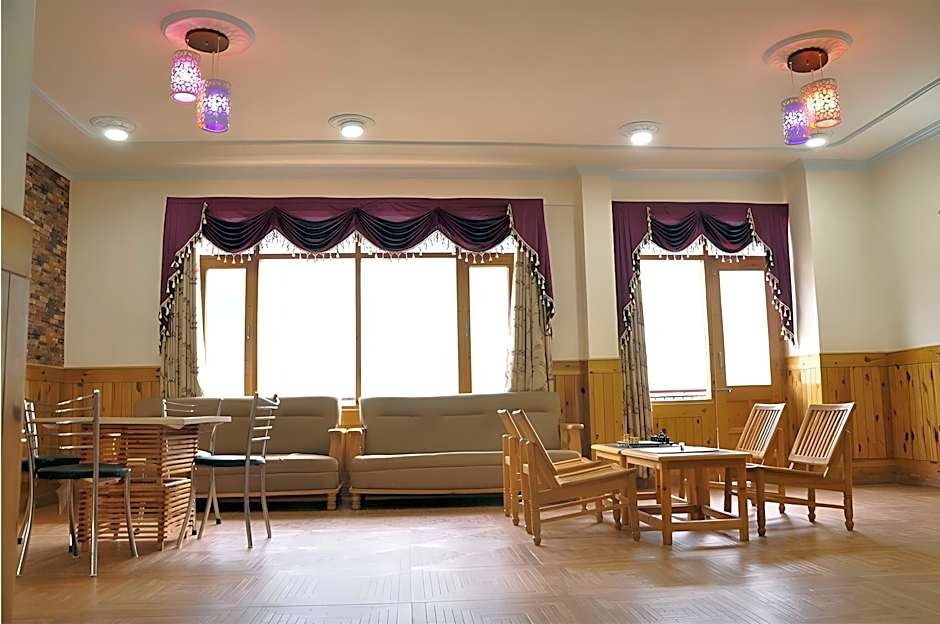 Kings Land Hotel – Manali, PA